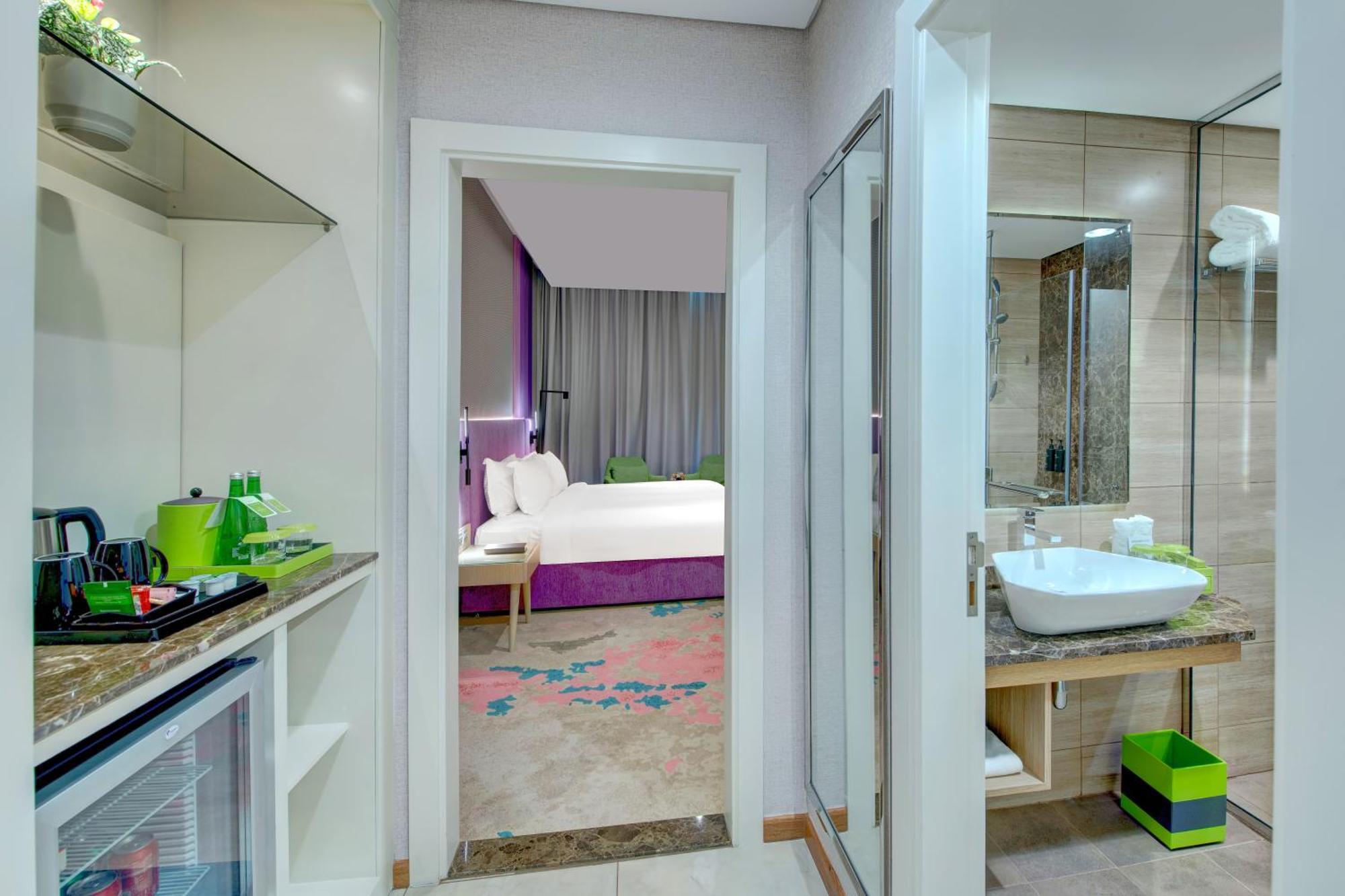 Отель La Quinta By Wyndham Abu Dhabi Al Wahda Экстерьер фото