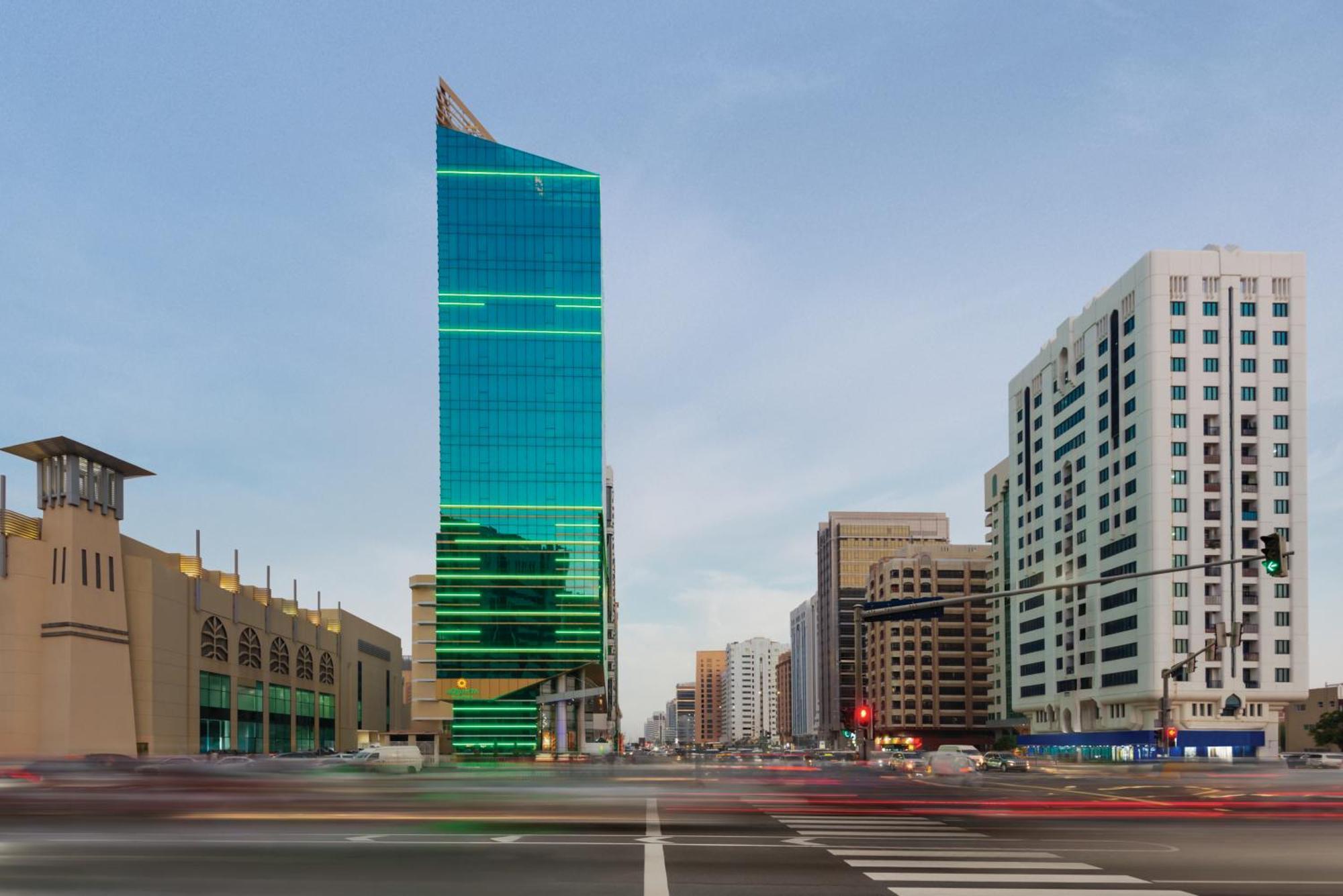 Отель La Quinta By Wyndham Abu Dhabi Al Wahda Экстерьер фото