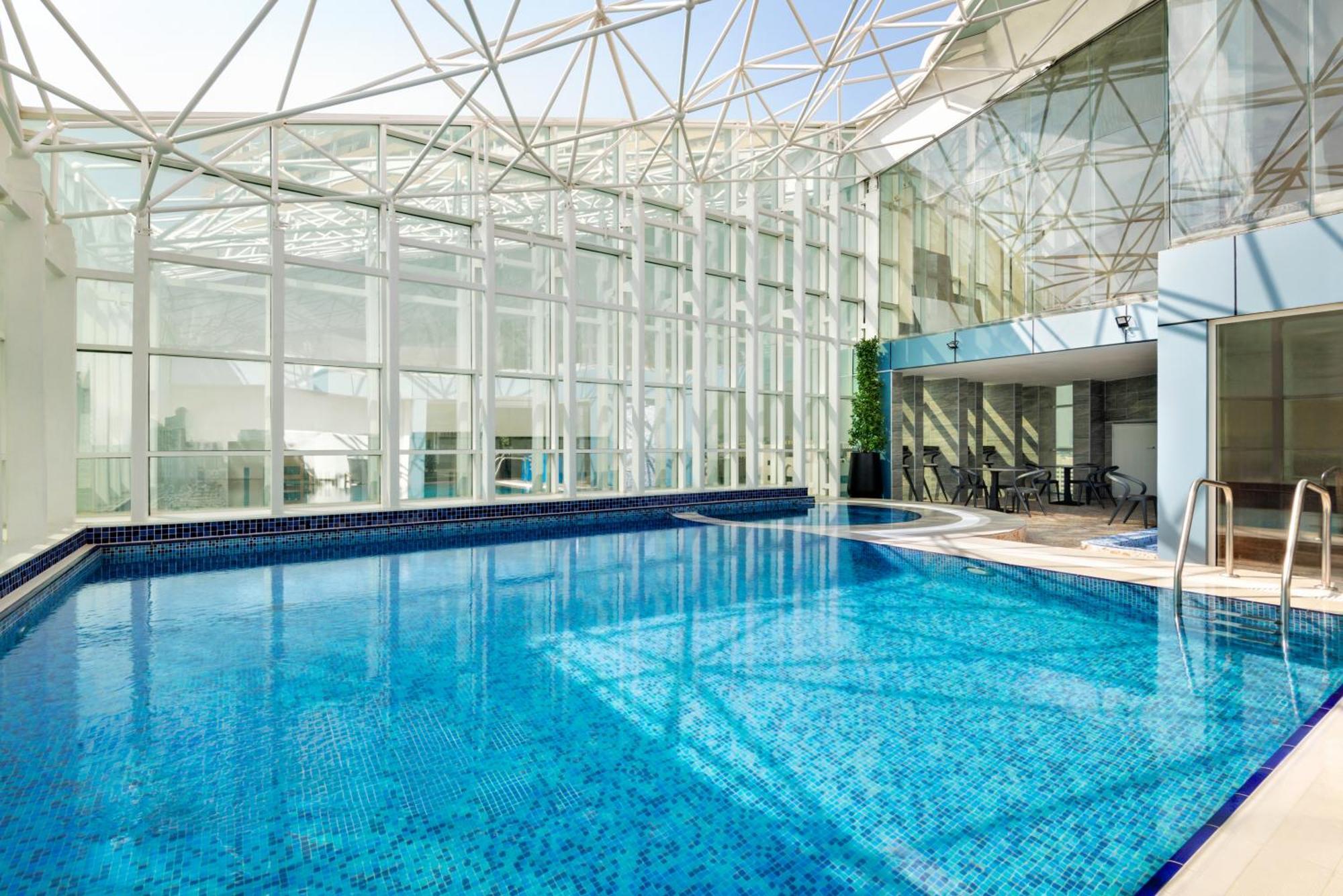 Отель La Quinta By Wyndham Abu Dhabi Al Wahda Экстерьер фото