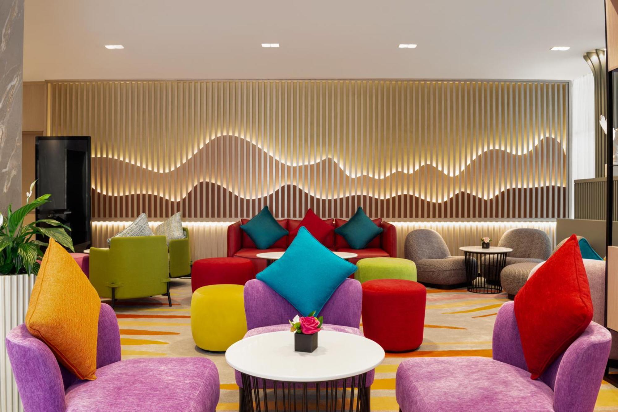 Отель La Quinta By Wyndham Abu Dhabi Al Wahda Экстерьер фото